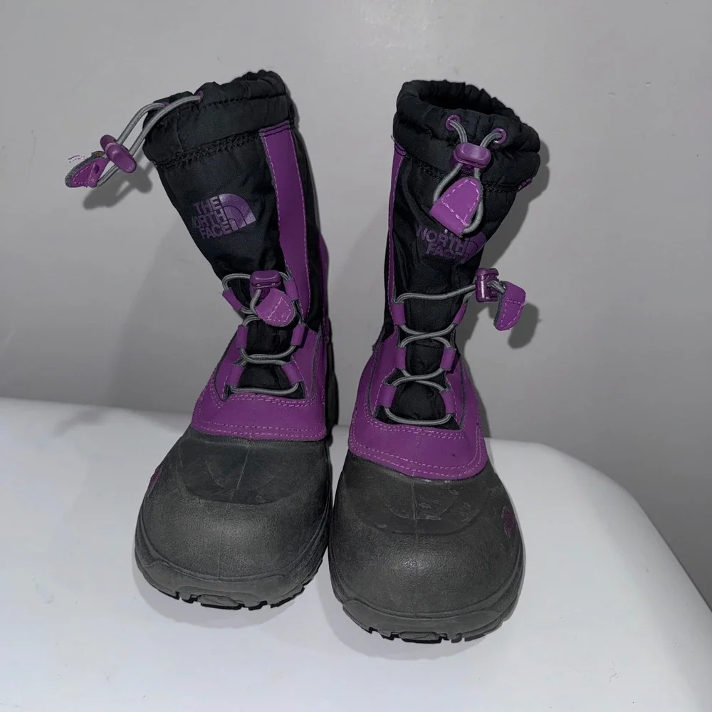 The North Face Alpenglow Snow Boots Girls Size 4 Purple Black EUC Insulated